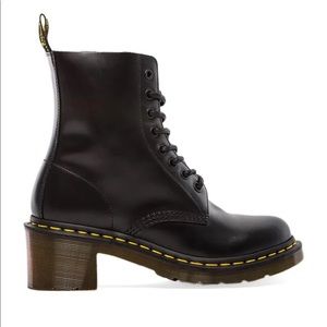 DR. MARTENS CLEMENCY 8-EYE BOOT